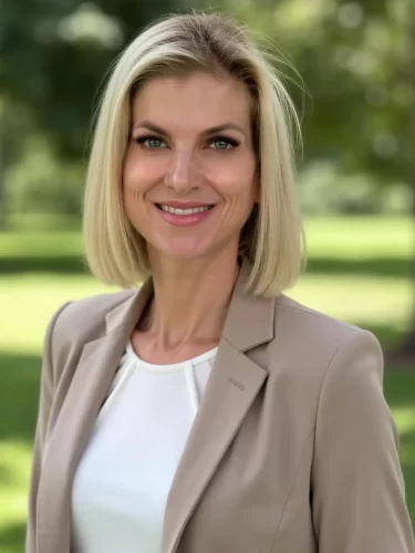 Dr Vicki Avery